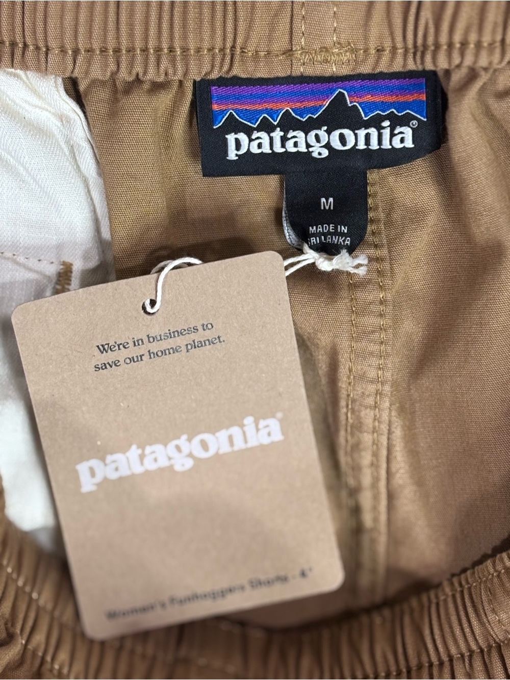 Patagonia Funhoggers Shorts NWT Women’s Medium Nest Brown Organic Cotton - Picture 2 of 6